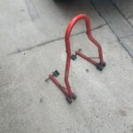 Caballete para moto rojo
