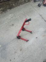Caballete moto rojo - Imagen 2