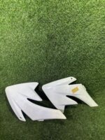 Plásticos laterales Pit bike blancos
