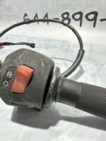 Piña Derecha KTM Duke 390 con Acelerador - Imagen 4