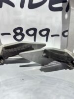 Soporte Acompañante Estriberas KTM Duke 390 - Imagen 5