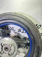 Llanta trasera Daelim Roadwin F con cubierta - Imagen 3